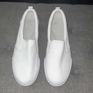 Brand new!!!! Slip on sneakers 👟